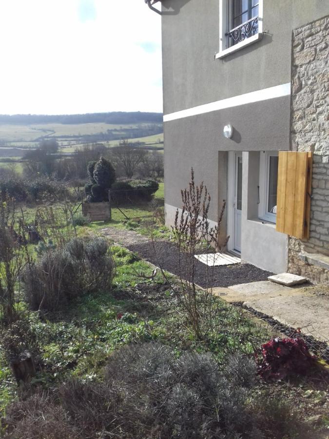 Agreable Chambre Meublee, Vue Sur La Vallee De L'Auxois Villy-en-Auxois エクステリア 写真